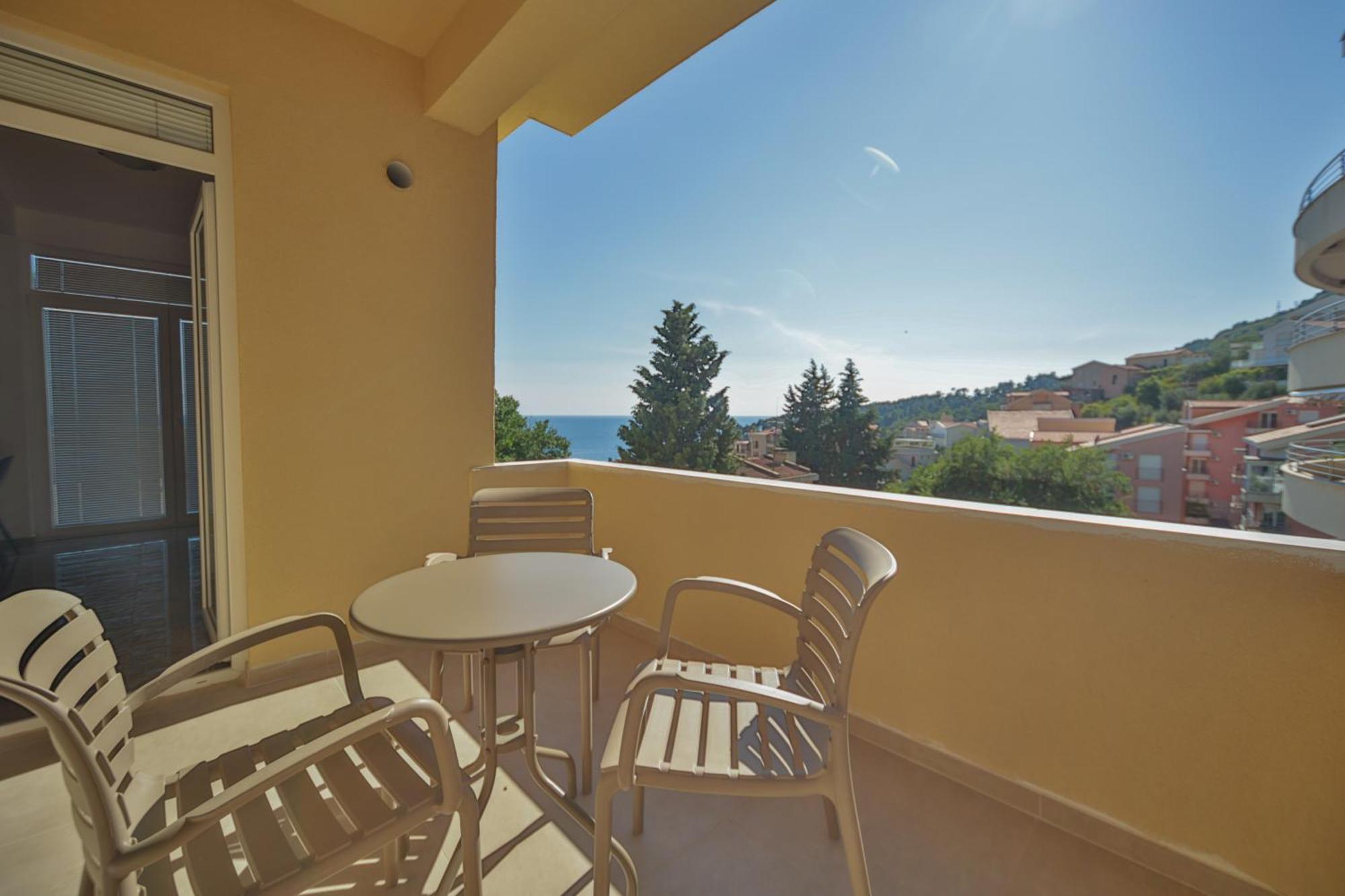 Apartmani Agape Petrovac Buitenkant foto