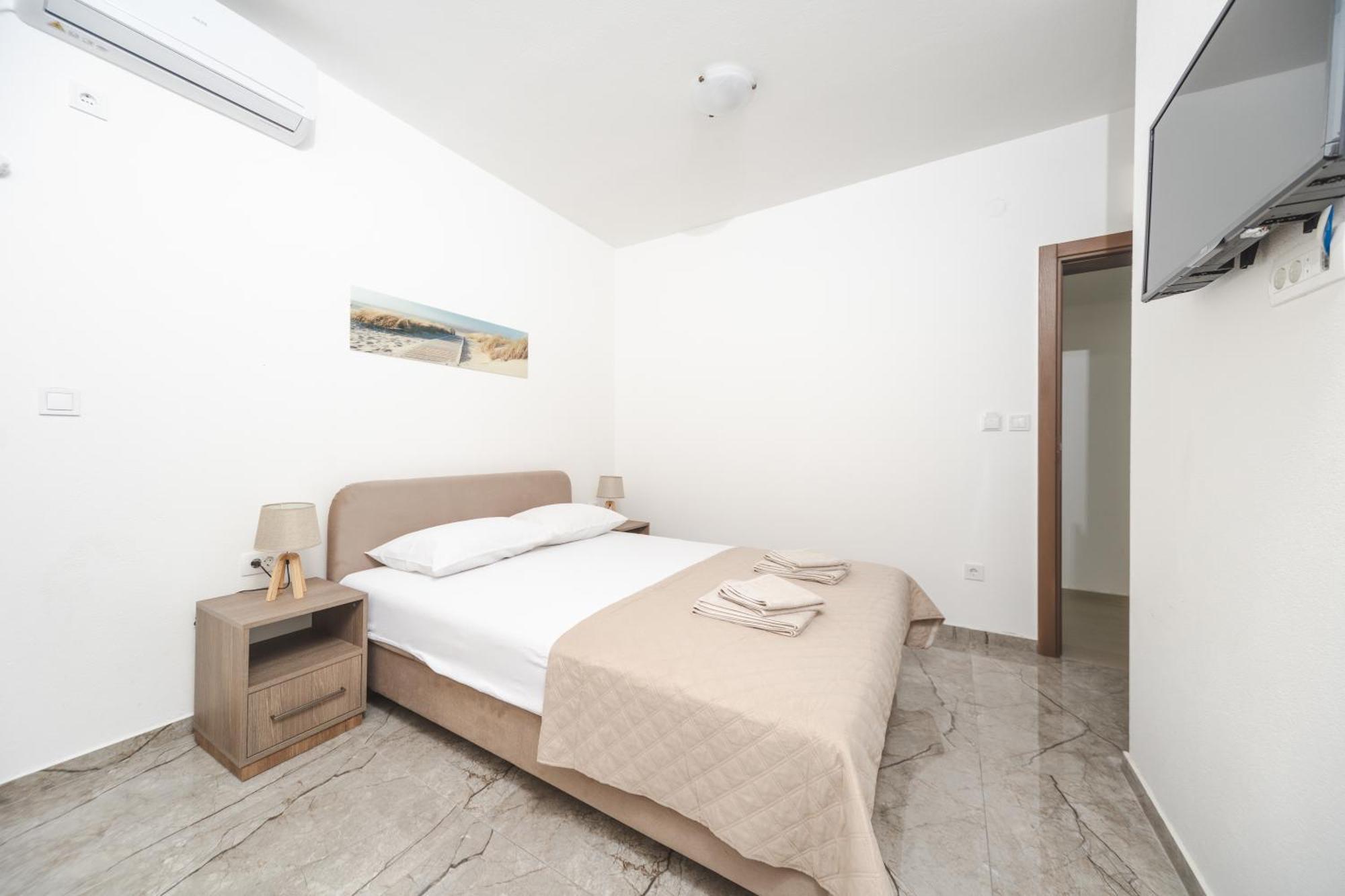 Apartmani Agape Petrovac Buitenkant foto