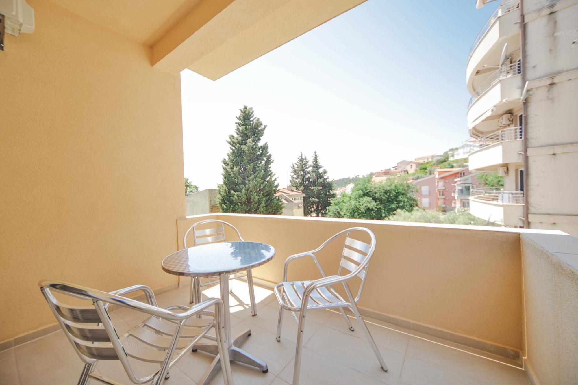 Apartmani Agape Petrovac Buitenkant foto