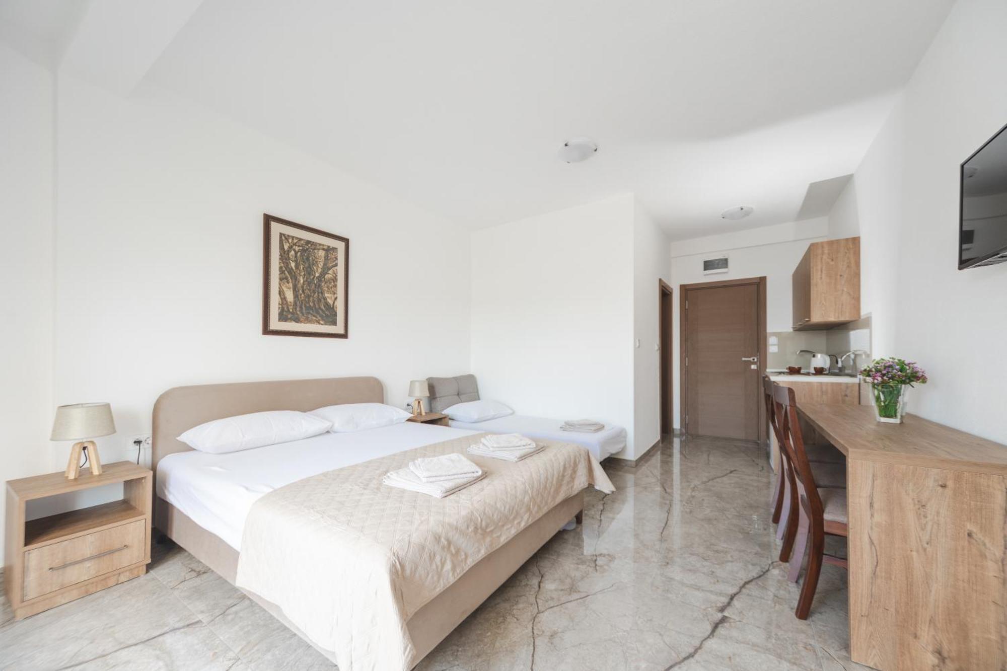 Apartmani Agape Petrovac Buitenkant foto