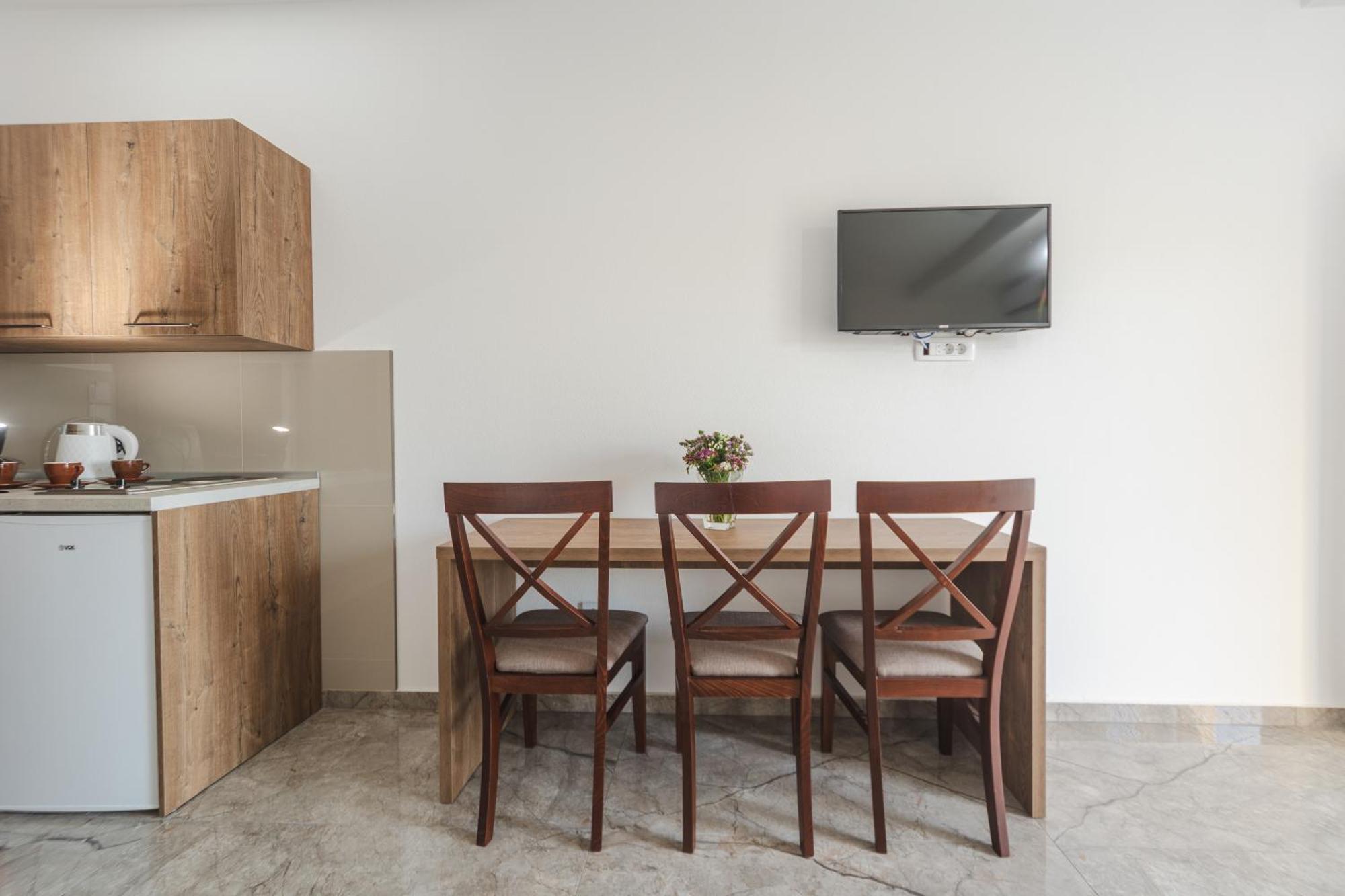 Apartmani Agape Petrovac Buitenkant foto