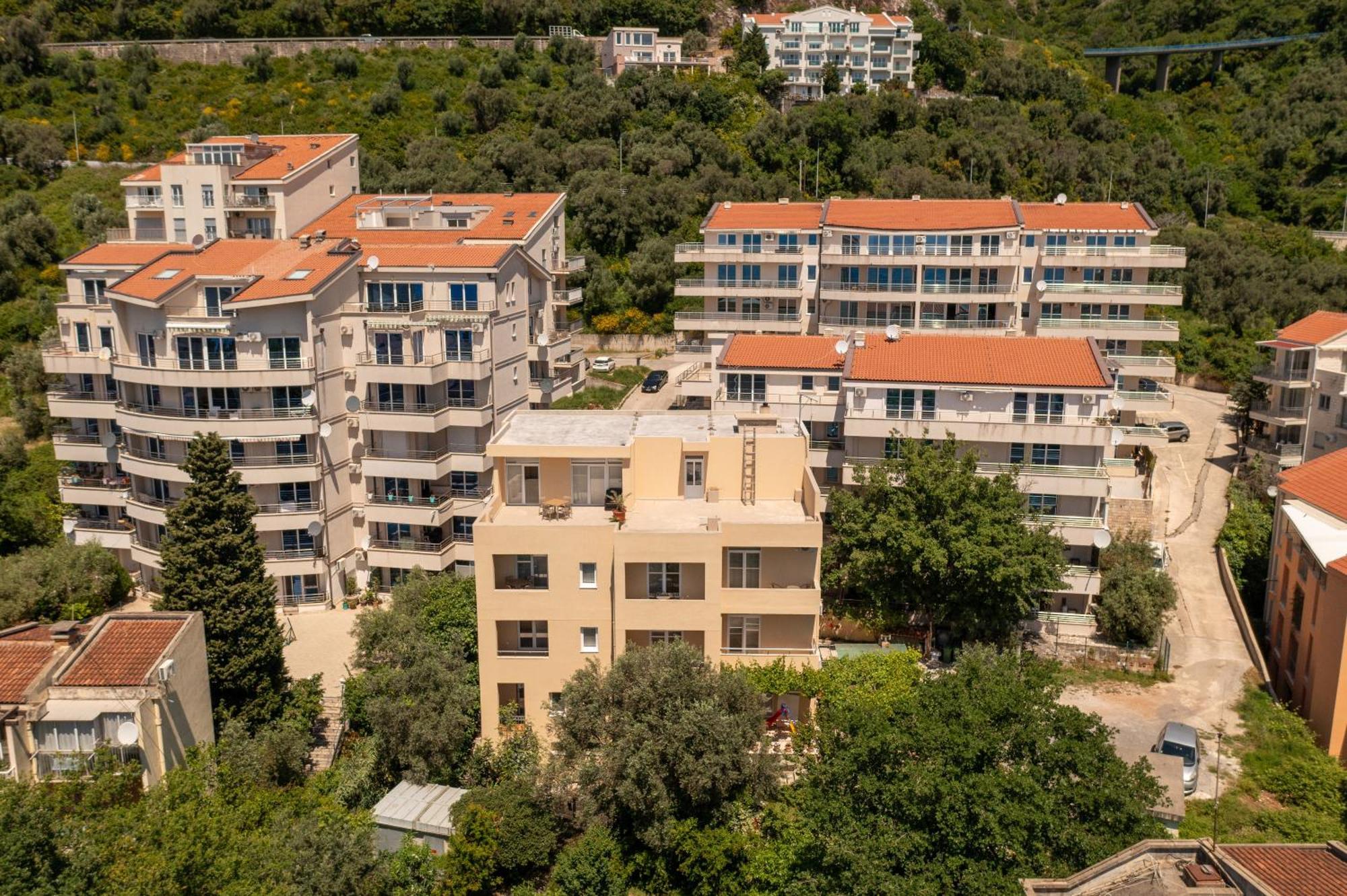 Apartmani Agape Petrovac Buitenkant foto