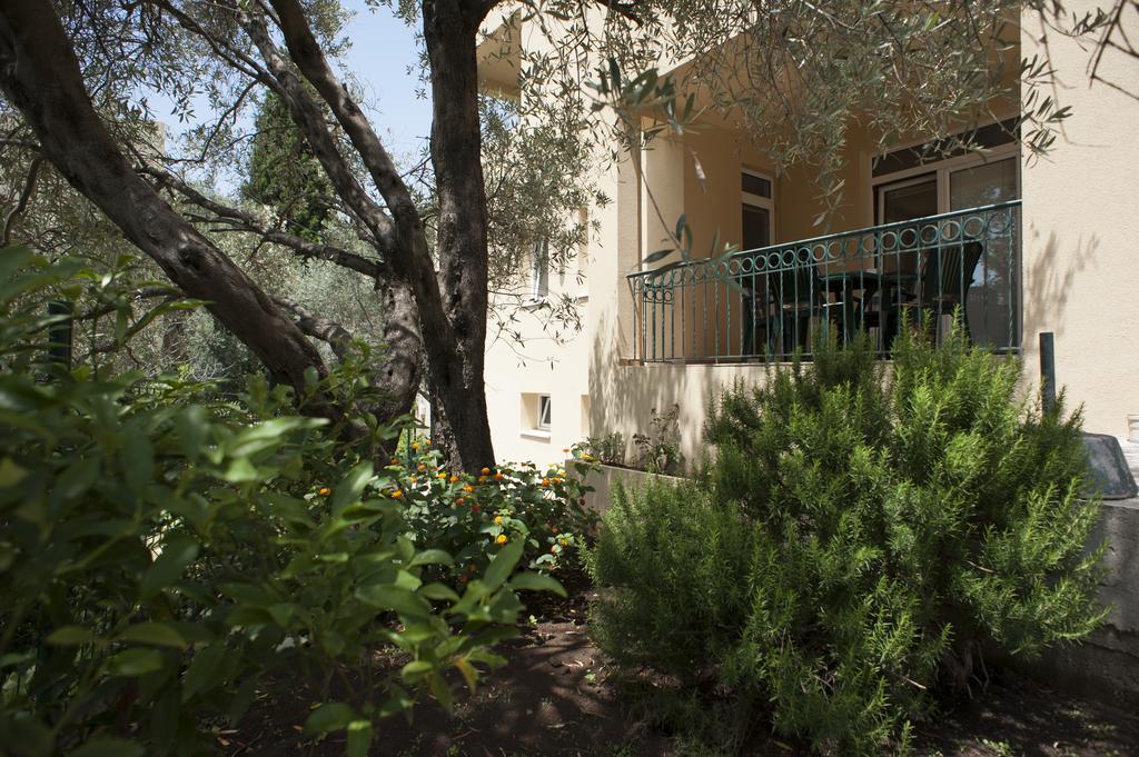 Apartmani Agape Petrovac Buitenkant foto