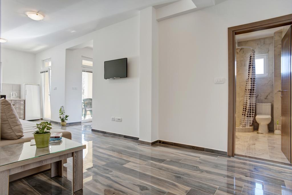 Apartmani Agape Petrovac Buitenkant foto
