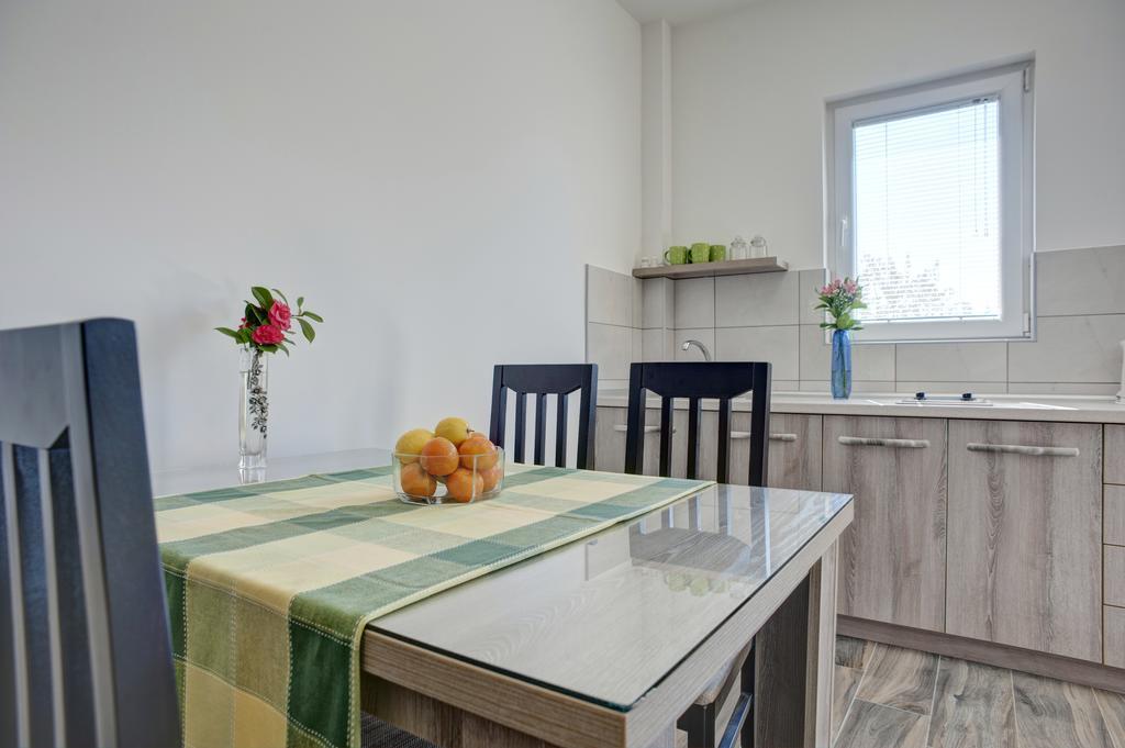 Apartmani Agape Petrovac Buitenkant foto