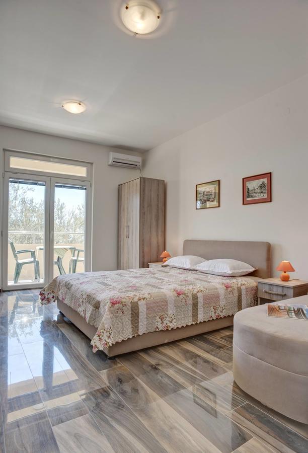 Apartmani Agape Petrovac Buitenkant foto