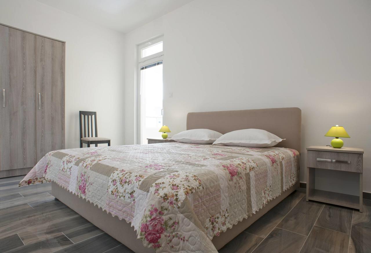 Apartmani Agape Petrovac Buitenkant foto